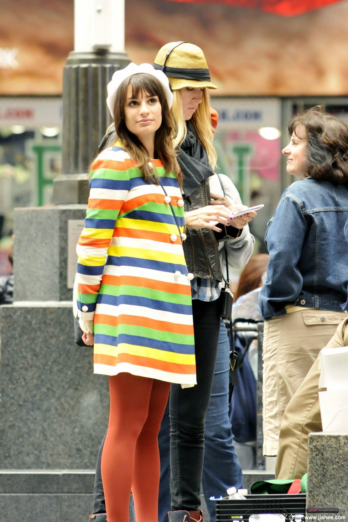 [CELEBRITY NYLON]Lea Michele in nylon stockings,pantyhose,tights[3]