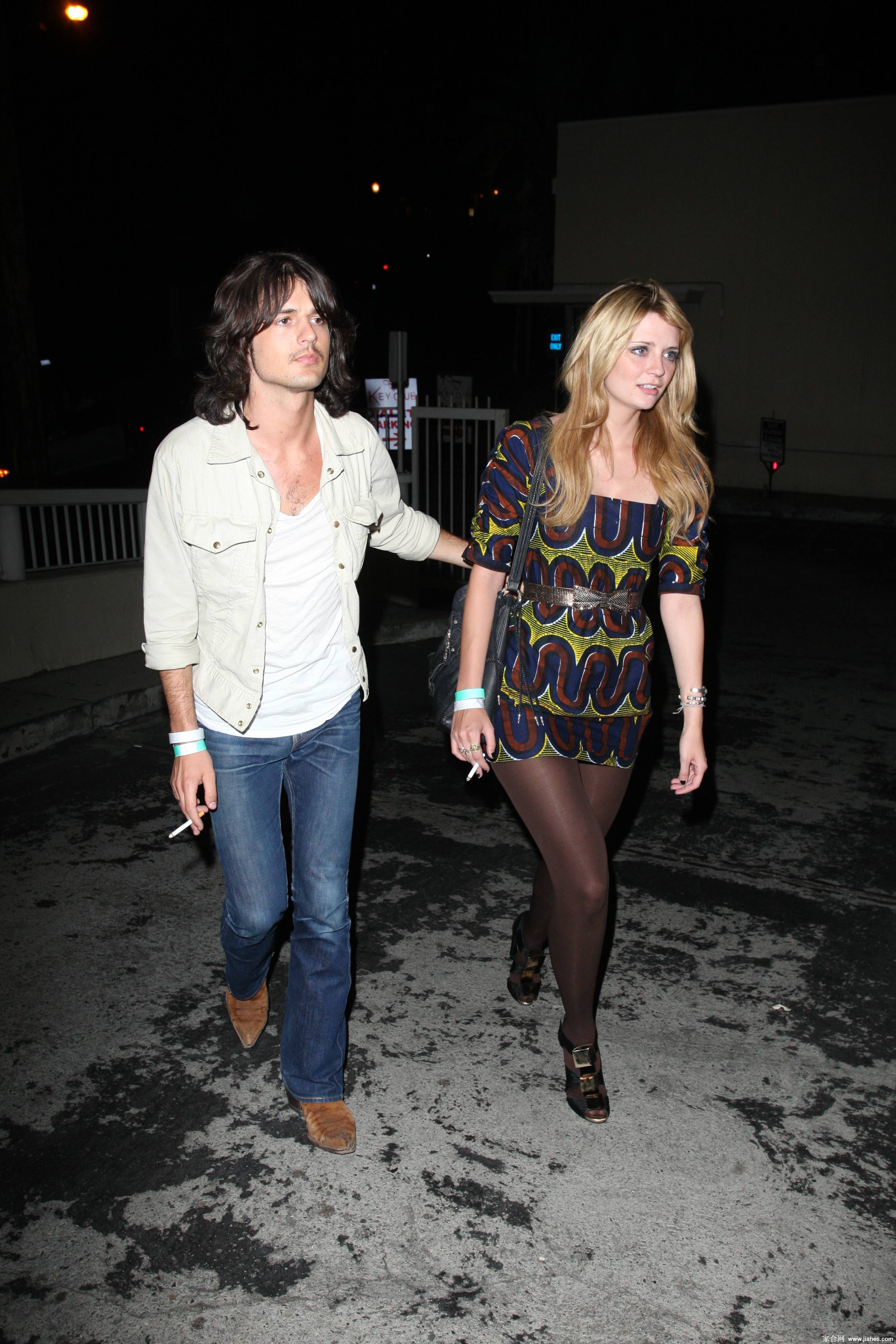 [CELEBRITY PANTYHOSE]Mischa Barton in nylon stockings,pantyhose,tights 16[3]