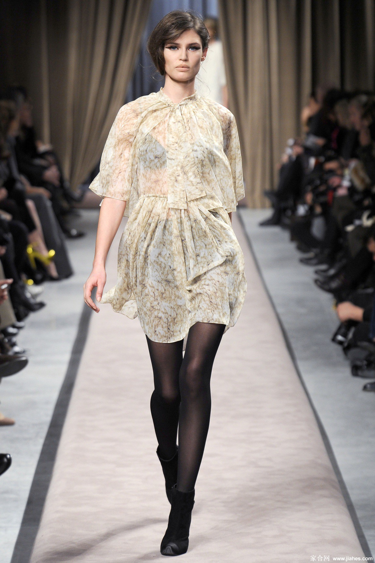 [CELEBRITY HOSIERY]Bianca Balti in nylon stockings,pantyhose,tights[4]