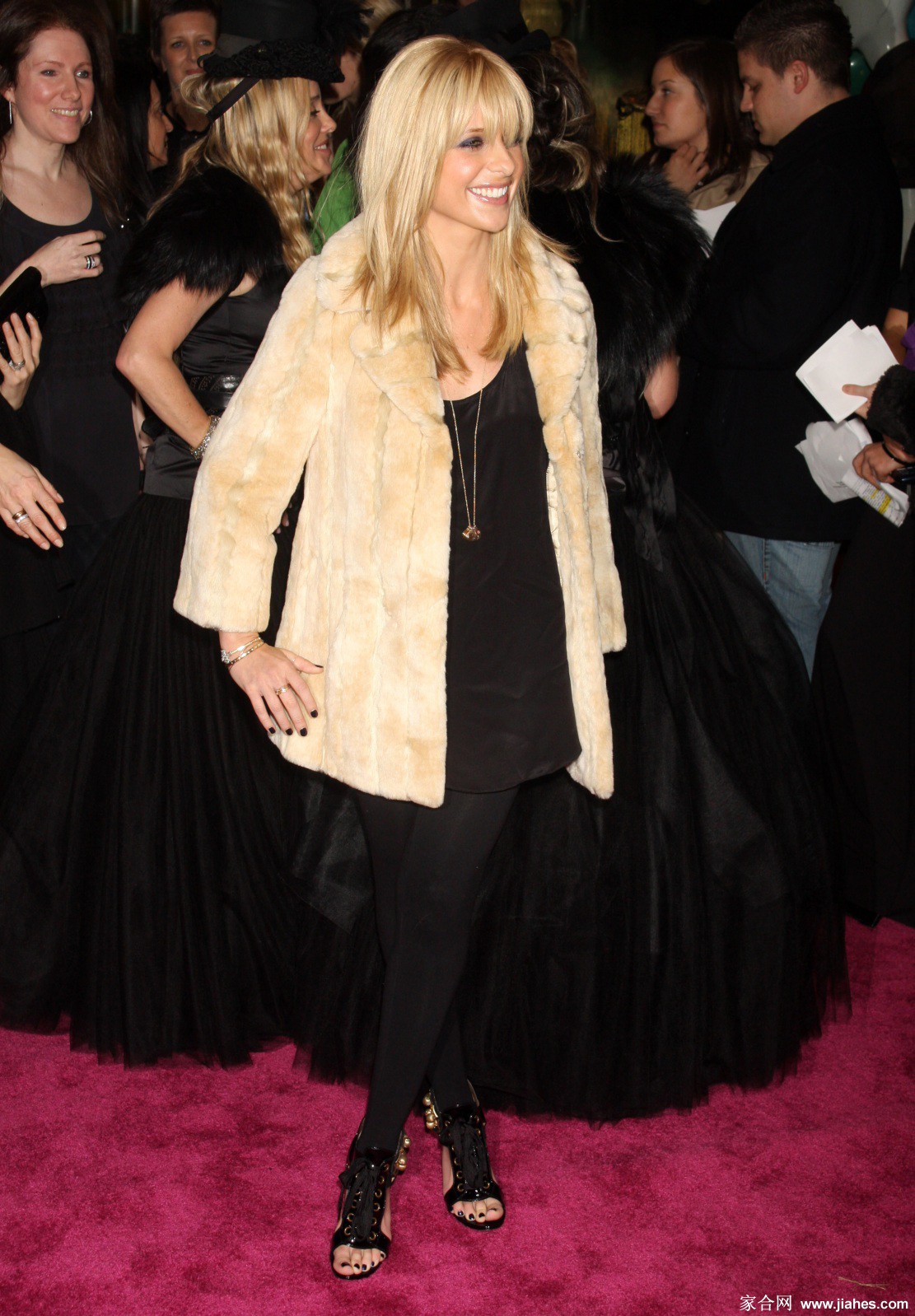 [CELEBRITY HOSIERY]Sarah Michelle Gellar in nylon stockings,pantyhose,tights 3[4]