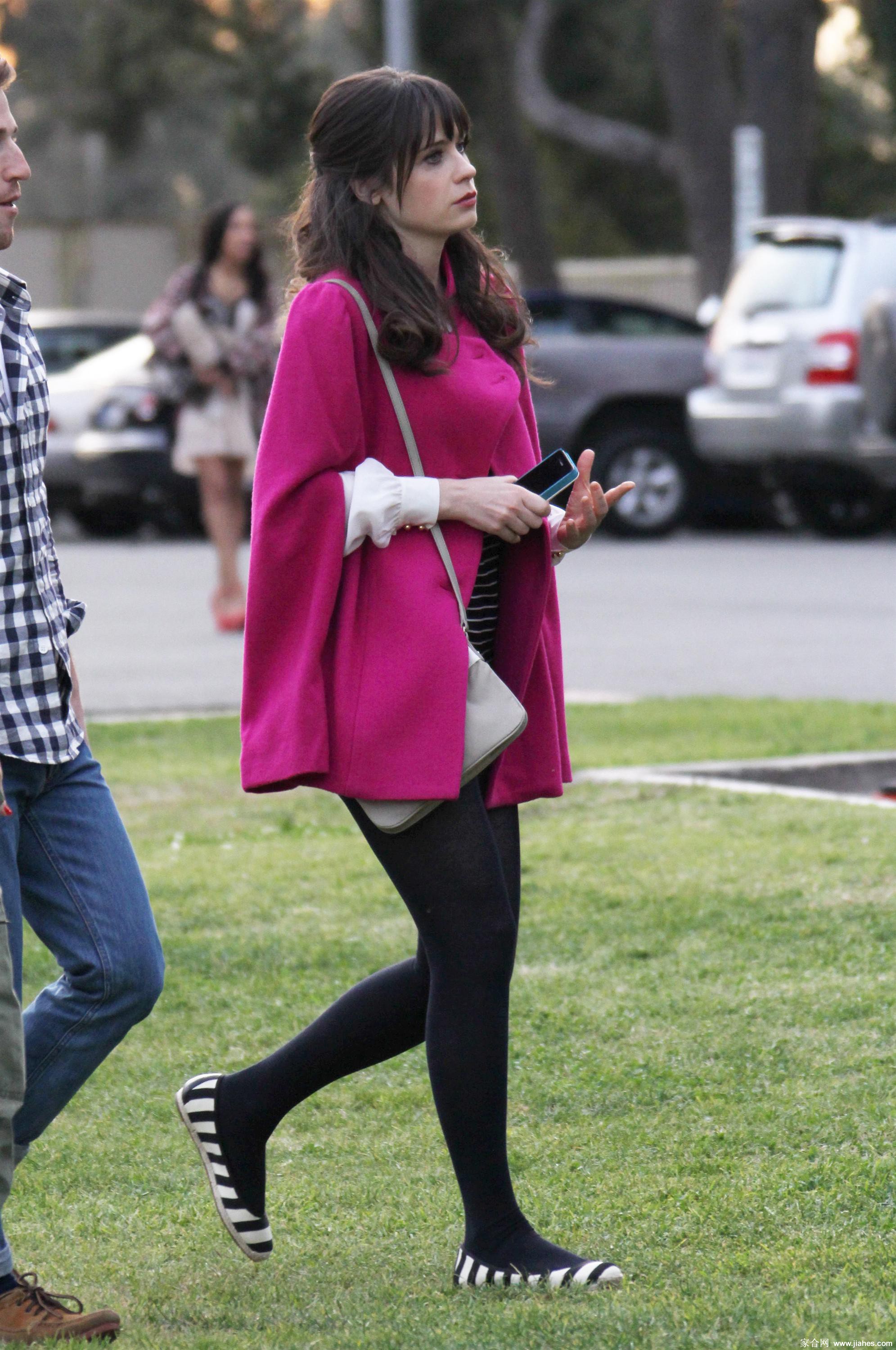 [CELEBRITY HOSIERY]Zooey Deschanel in nylon stockings,pantyhose,tights 18[9]