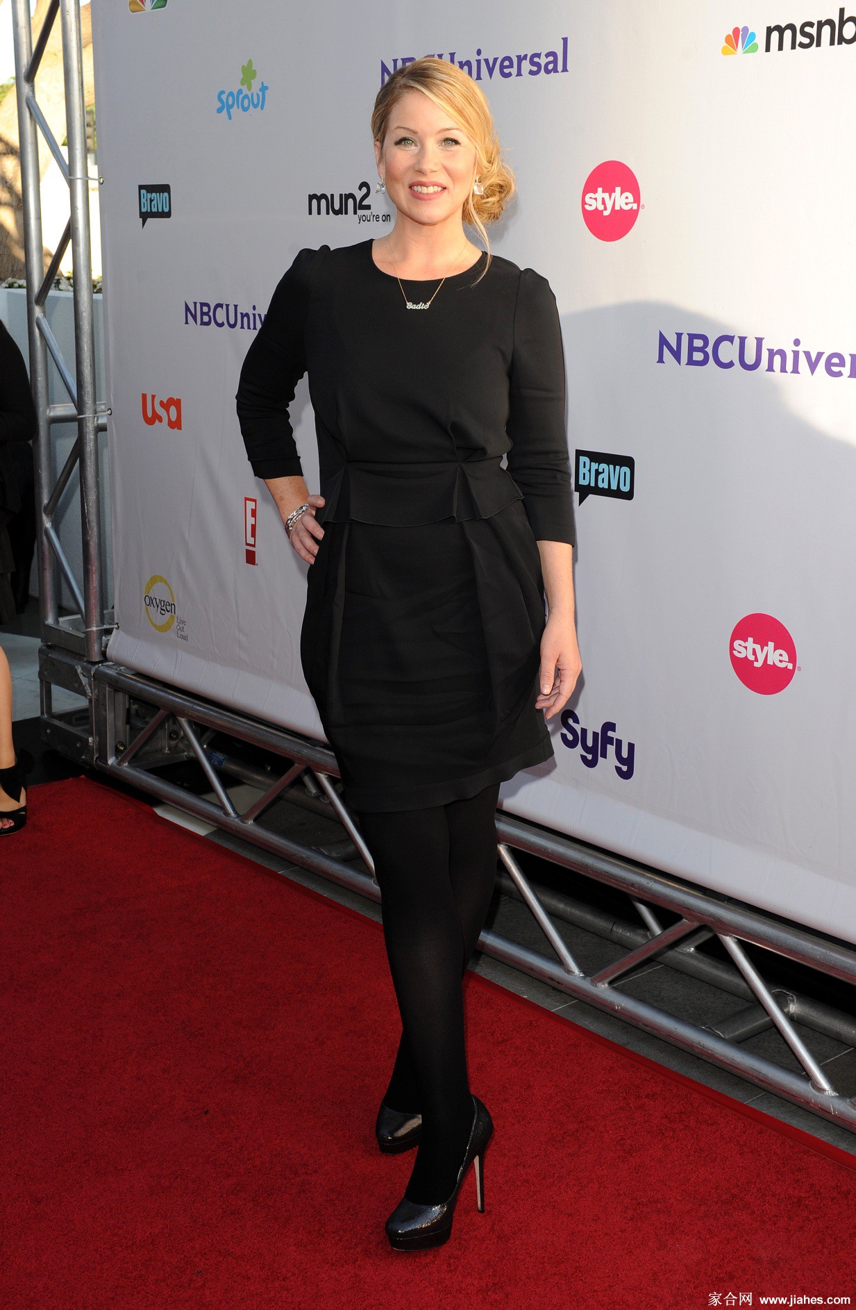 [CELEBRITY PANTYHOSE]Christina Applegate in nylon stockings,pantyhose,tights[5]