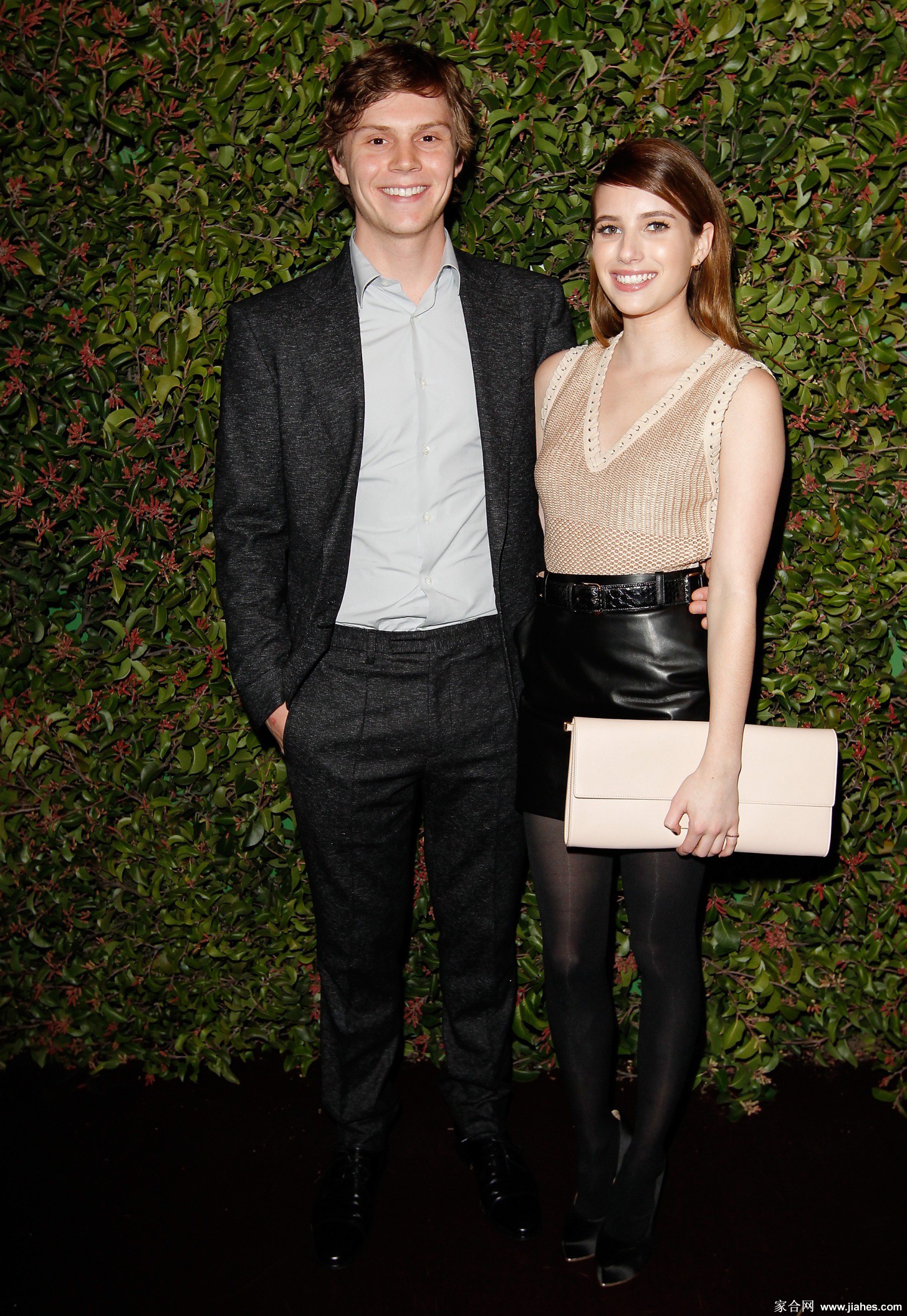 [CELEBRITY NYLON]Emma Roberts in nylon stockings,pantyhose,tights[4]