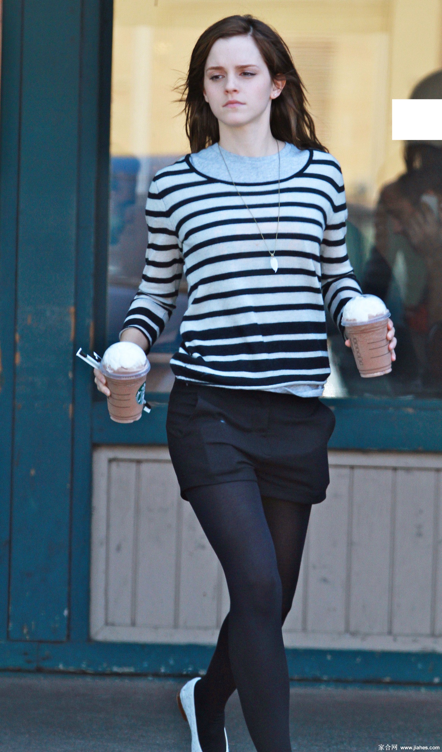 [CELEBRITY HOSIERY]Emma Watson in nylon stockings,pantyhose,tights[5]