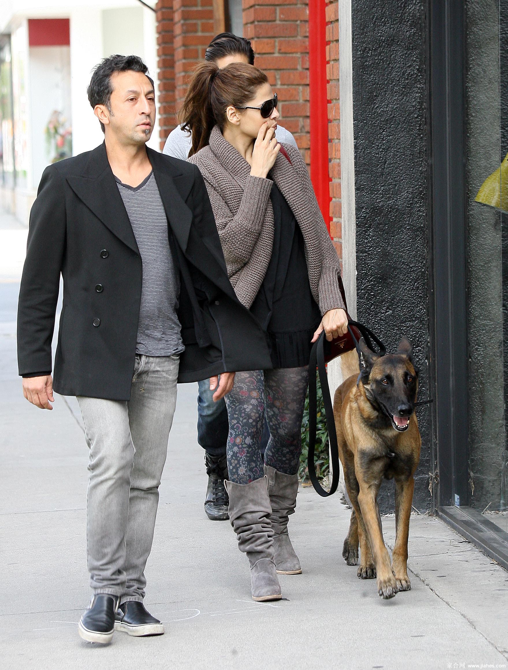 [CELEBRITY NYLON]Eva Mendes in nylon stockings,pantyhose,tights[10]
