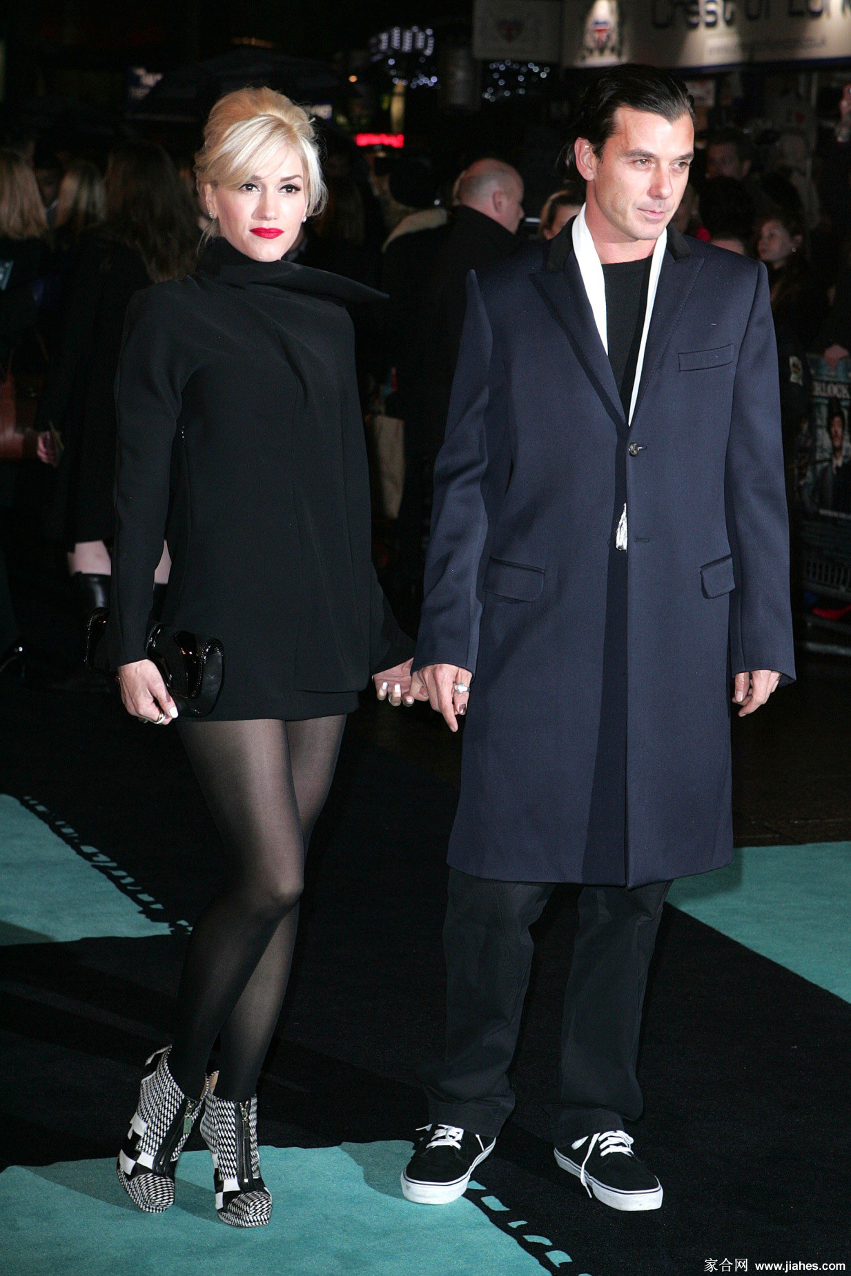 [CELEBRITY HOSIERY]Gwen Stefani in nylon stockings,pantyhose,tights[5]