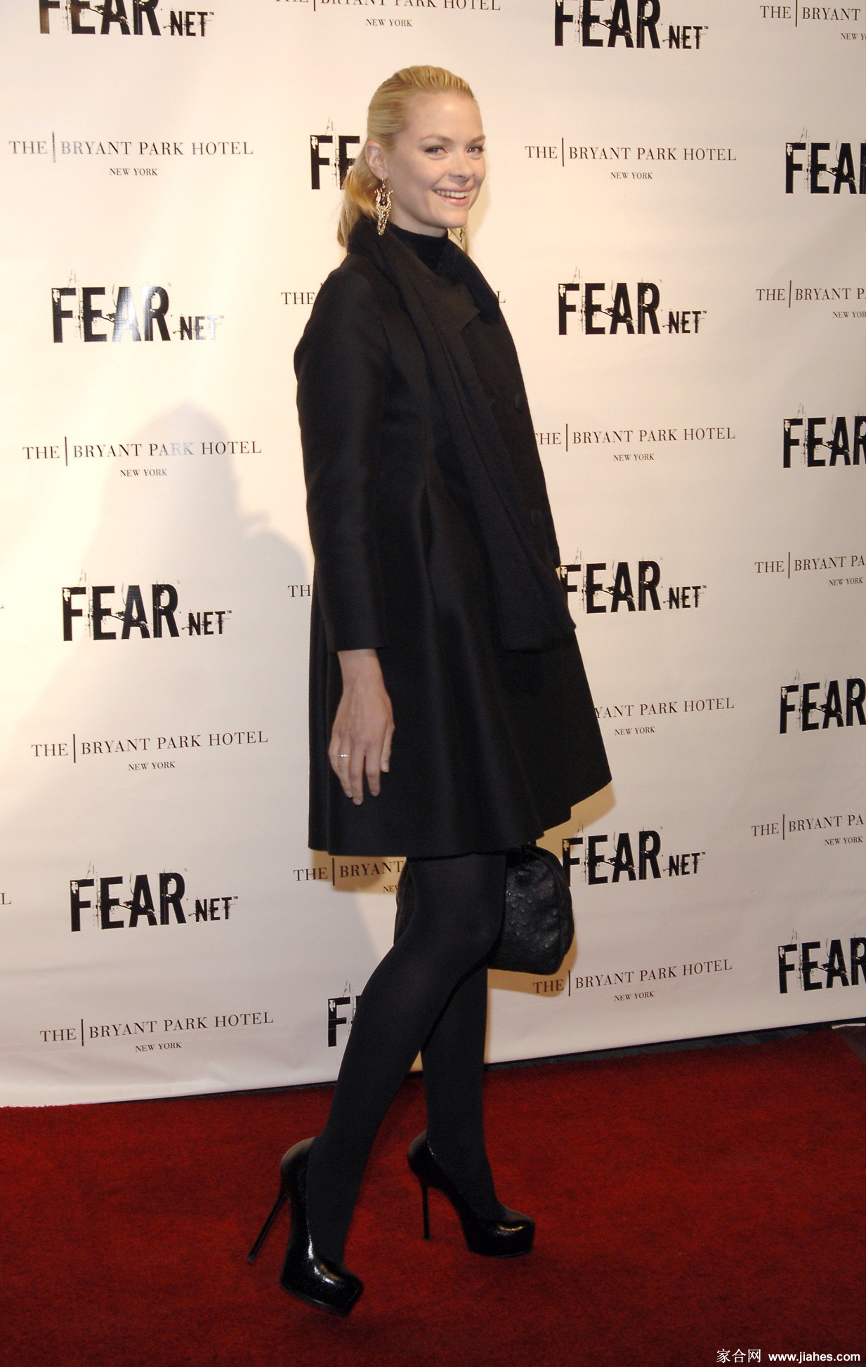 [CELEBRITY NYLON]Jaime King in nylon stockings,pantyhose,tights 4[5]
