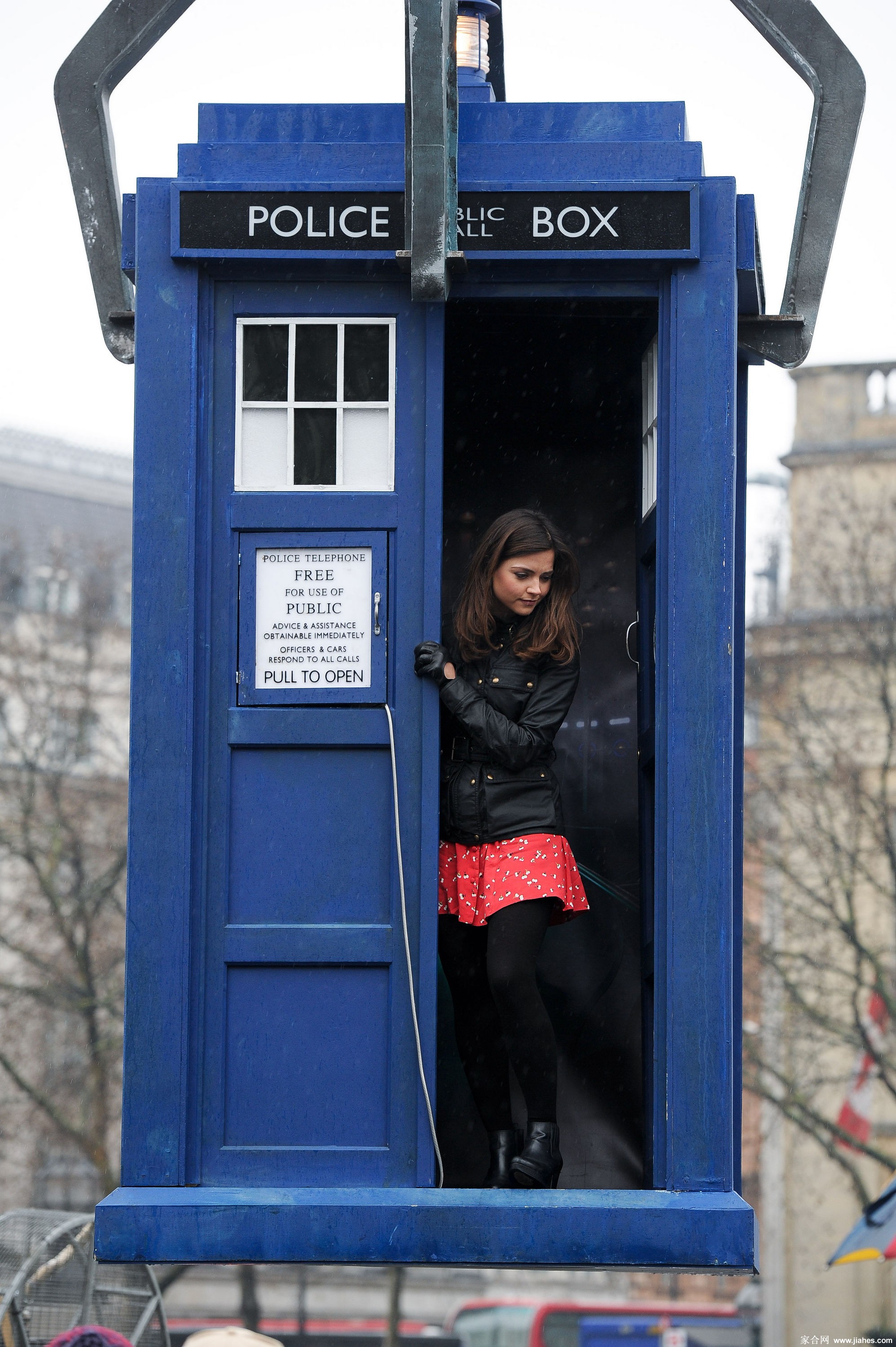 [CELEBRITY PANTYHOSE]Jenna-Louise Coleman in nylon stockings,pantyhose,tights 5[2]