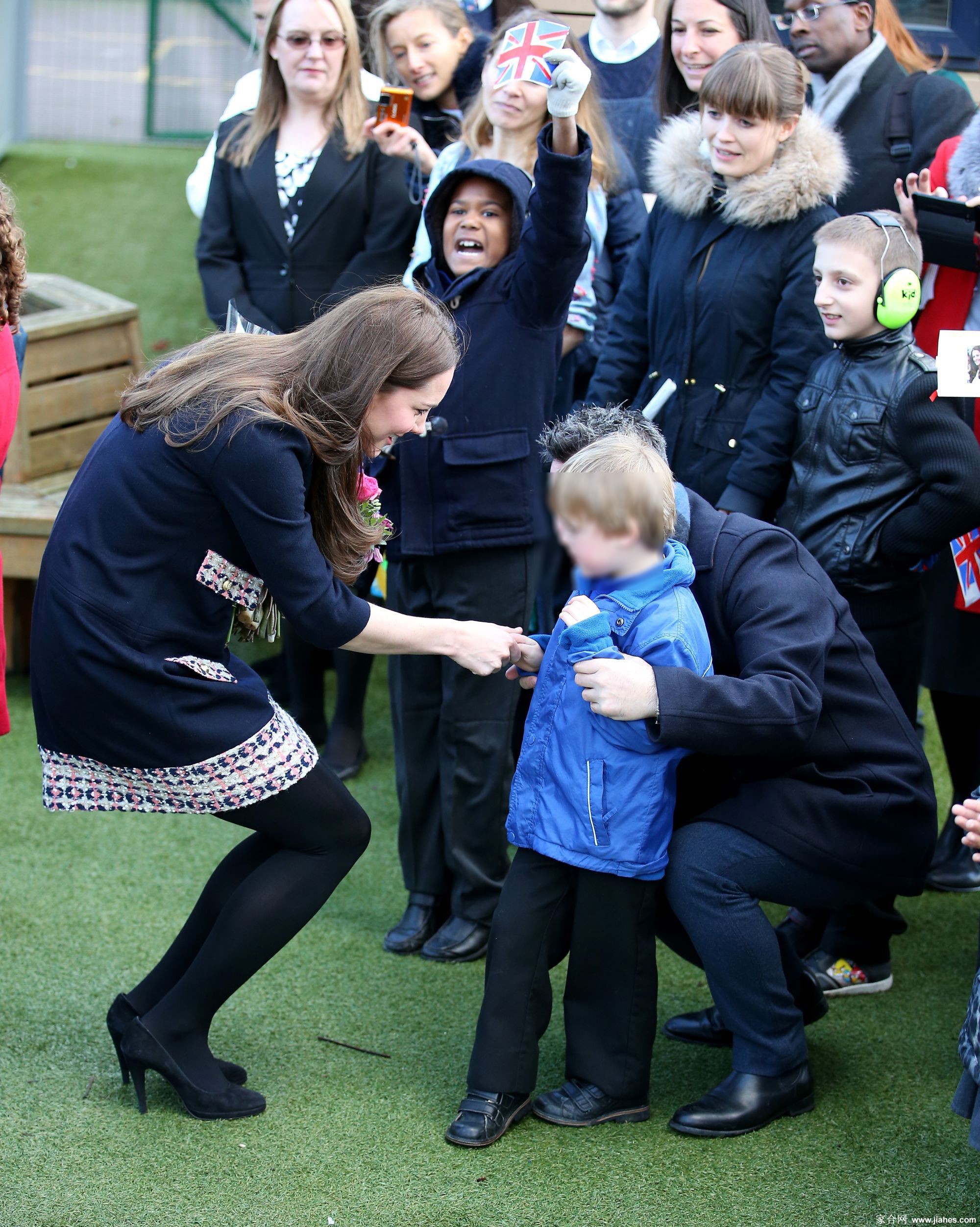 [CELEBRITY NYLON]Kate Middleton in nylon stockings,pantyhose,tights 2[5]