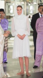 [CELEBRITY NYLON]Kate Middleton in nylon stockings,pantyhose,tights 8[2]