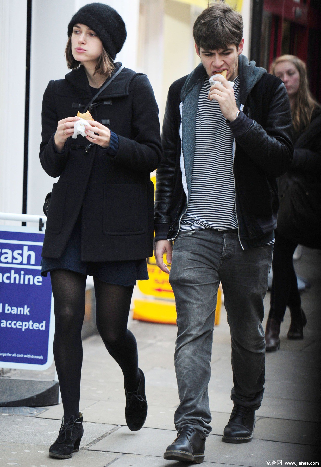 [CELEBRITY NYLON]Keira Knightley in nylon stockings,pantyhose,tights 3[5]