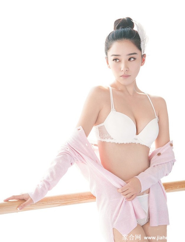 小花旦阚清子化身芭蕾女郎性感写真[4]