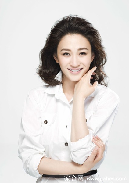 气质美女李小冉写真 尽显优雅女人味[2]