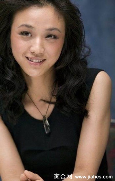 汤唯黑衣尽显成熟女人魅力[6]