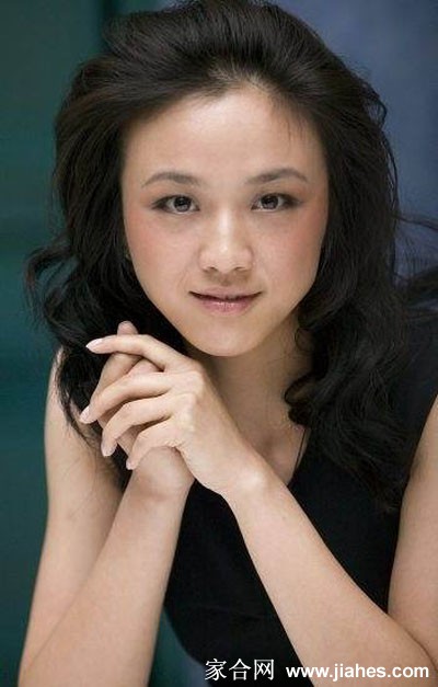 汤唯黑衣尽显成熟女人魅力[9]