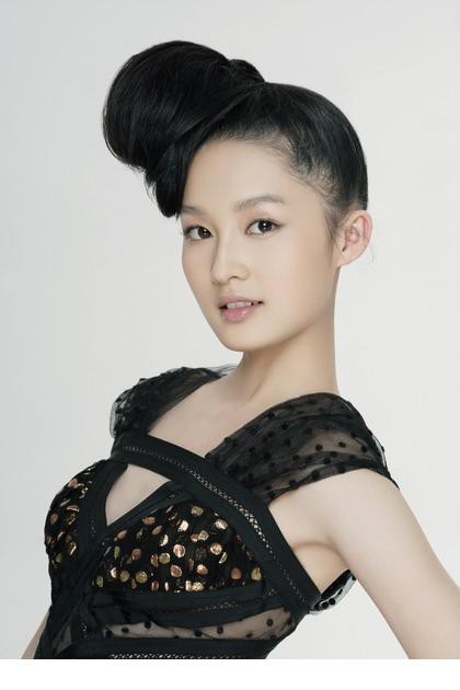 清新美女李沁时尚OL写真[11]