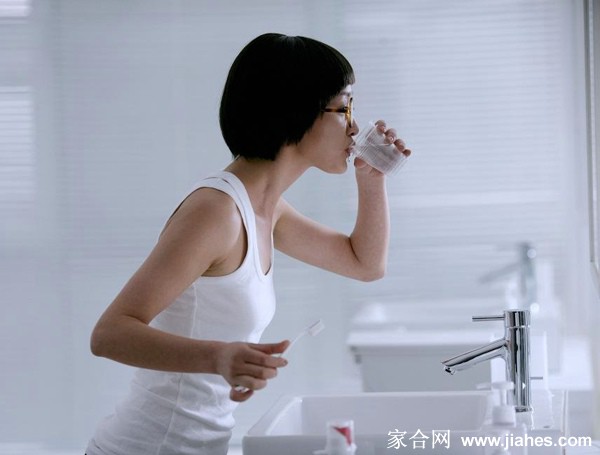 电影女人不坏中周迅剧照
