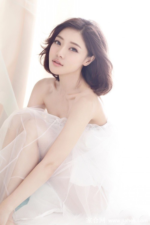 短发女神邓家佳时尚气质写真[4]