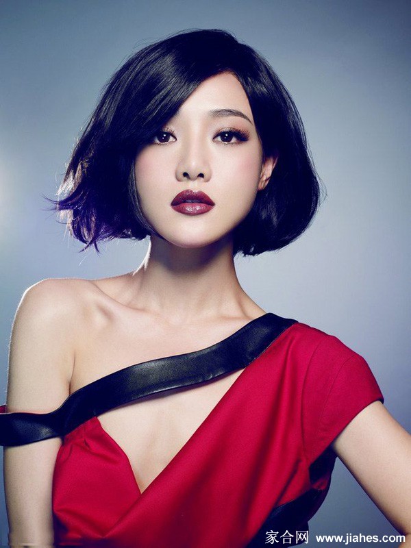 邓家佳性感红唇尽显成熟女人味[5]