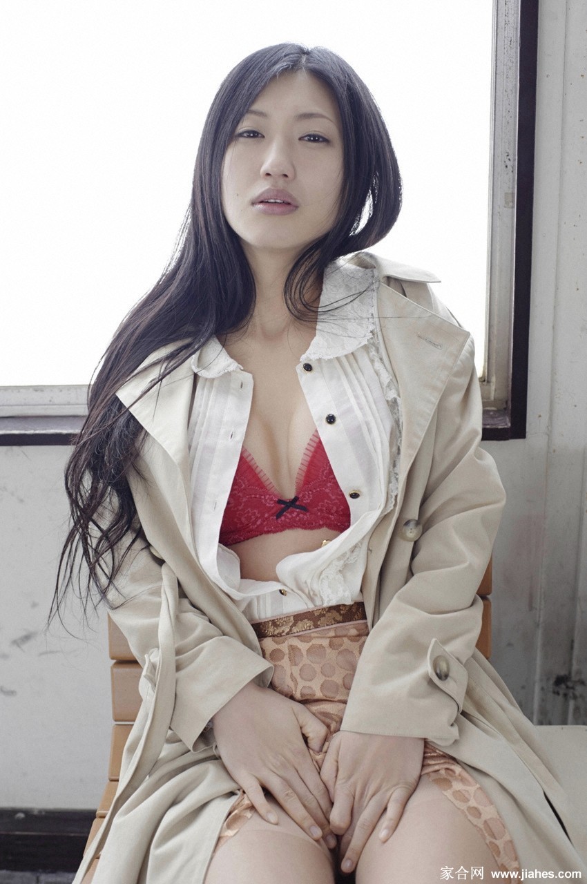 坛蜜 SM女王壇蜜乳首丸出しヌード画像[61][4]