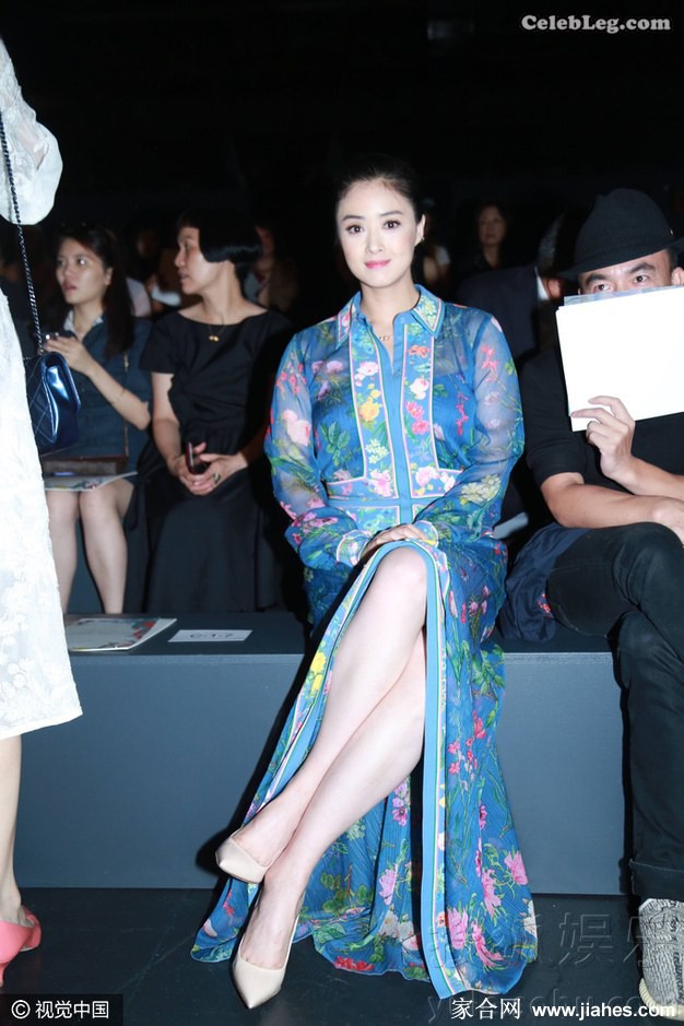 蒋欣美腿肉丝大长腿现场照,白丝袜牛仔裤性感照[11]