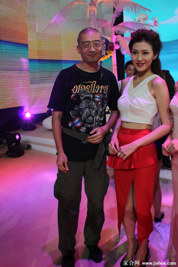 李彩桦美腿,李彩桦黑丝袜,李彩桦恨天高,李彩桦超短裙,江若肉丝,李彩桦大白腿[7]