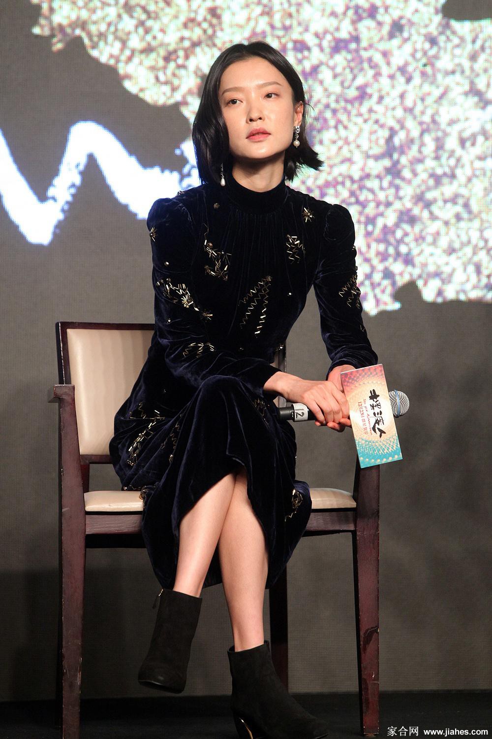 名模杜鹃美腿高跟时尚周现场照[11]