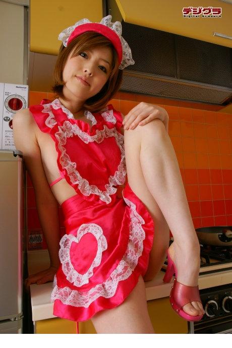 羽田爱红色女仆装激情摸乳诱惑[22]