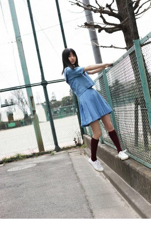 逢泽莉娜高中时代清纯可人的学生装[4]