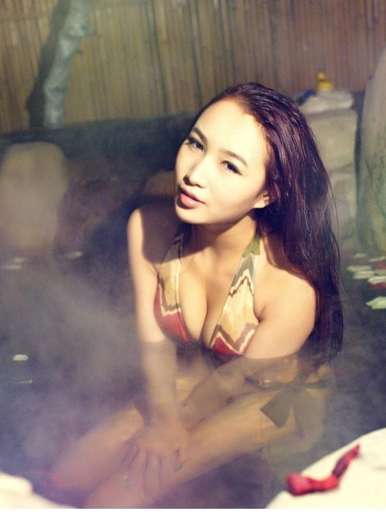 “小黎姿”洗浴湿身性感妖娆诱人[4]