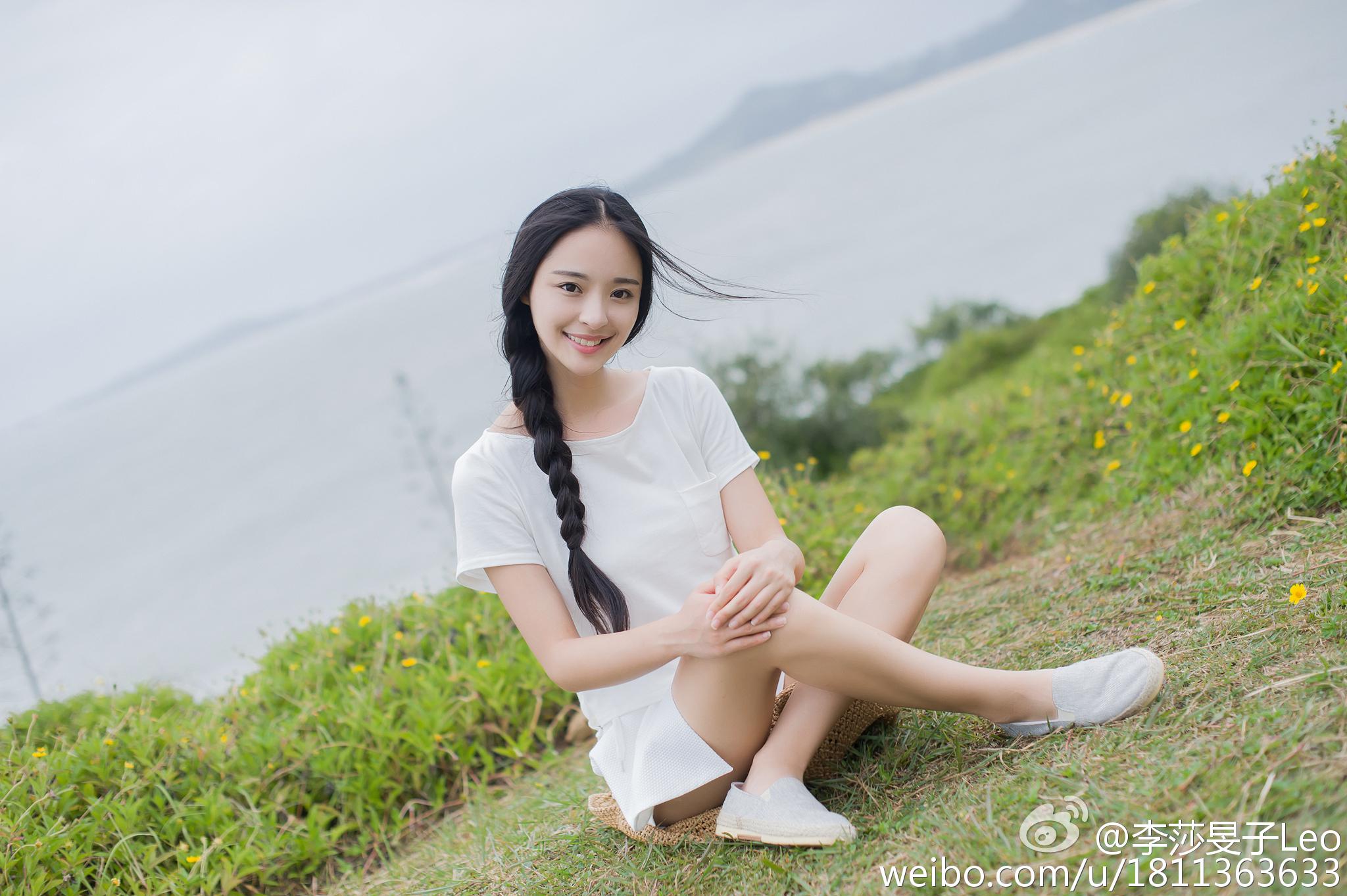 湖南卫视女主持人(主播)李莎旻子清纯长发海边写真[3]