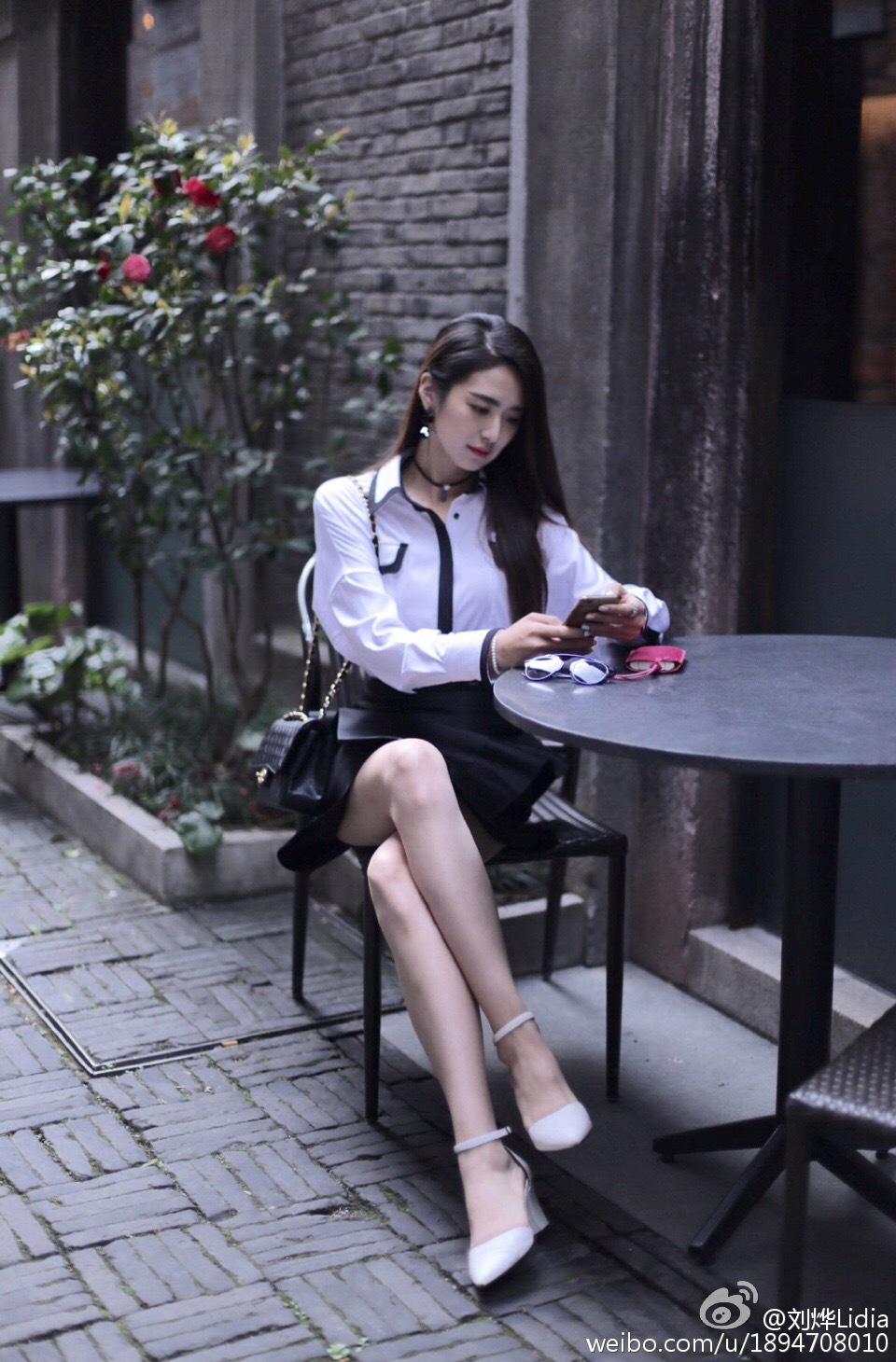 湖南卫视女主持人(主播)刘烨户外丝袜美腿街拍图片[5]