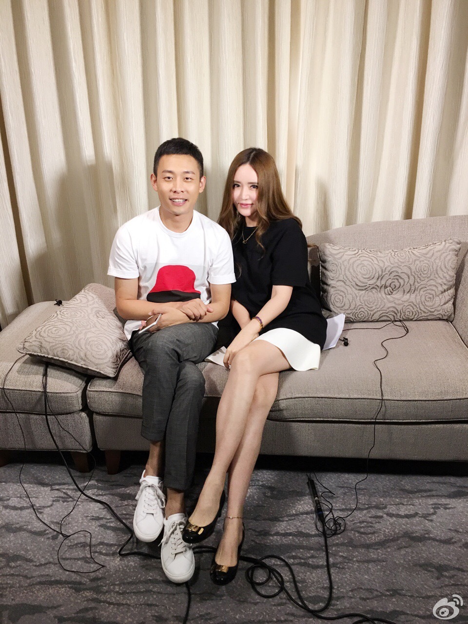BTV女主持人陈晨现场性感短裙肉色丝袜高跟美腿诱惑[2]