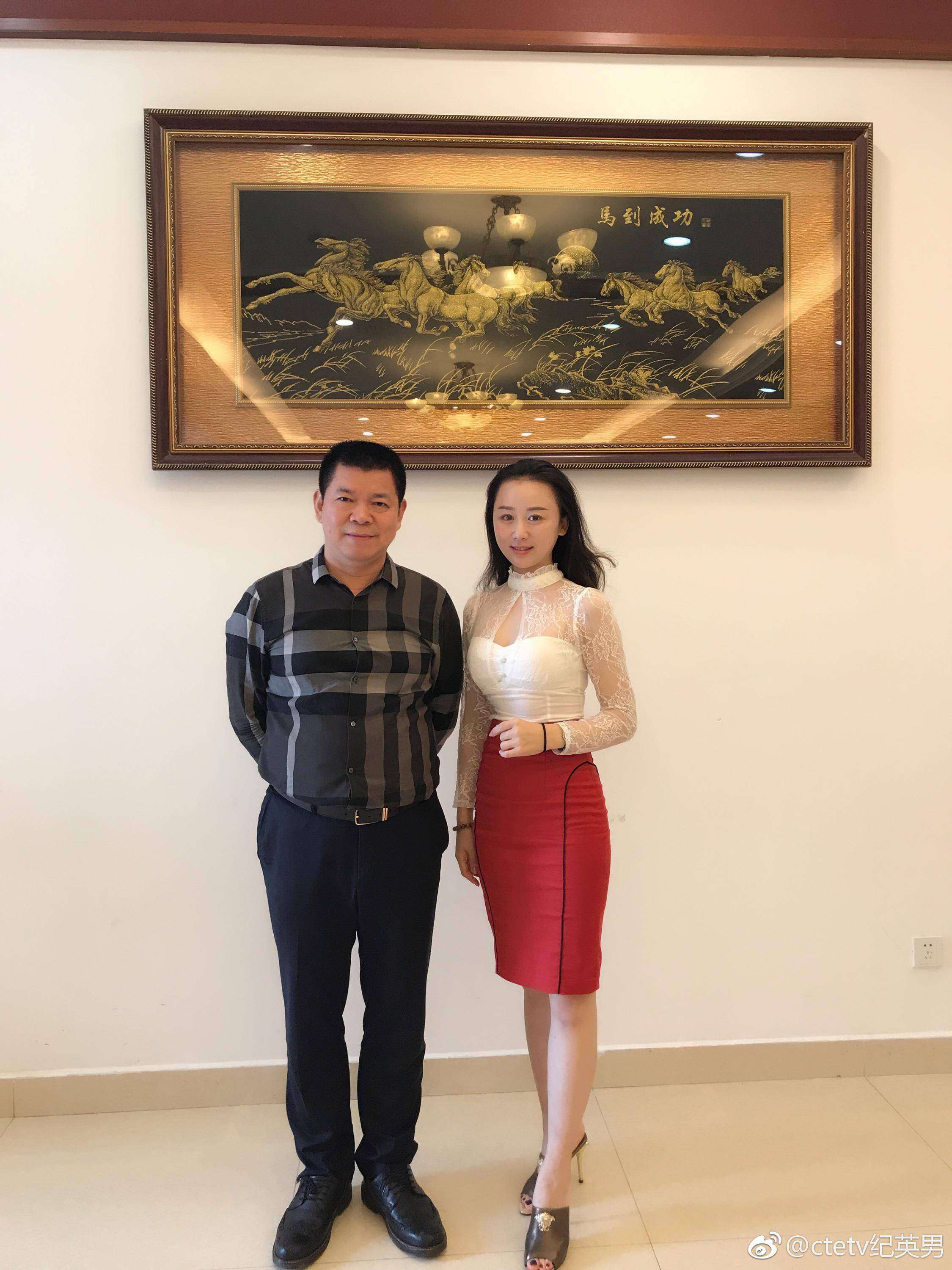 纪英男美腿,纪英男肉丝袜,纪英男大长腿,纪英男现场照,纪英男白丝袜,纪英男牛仔裤,纪英男性感照[5]