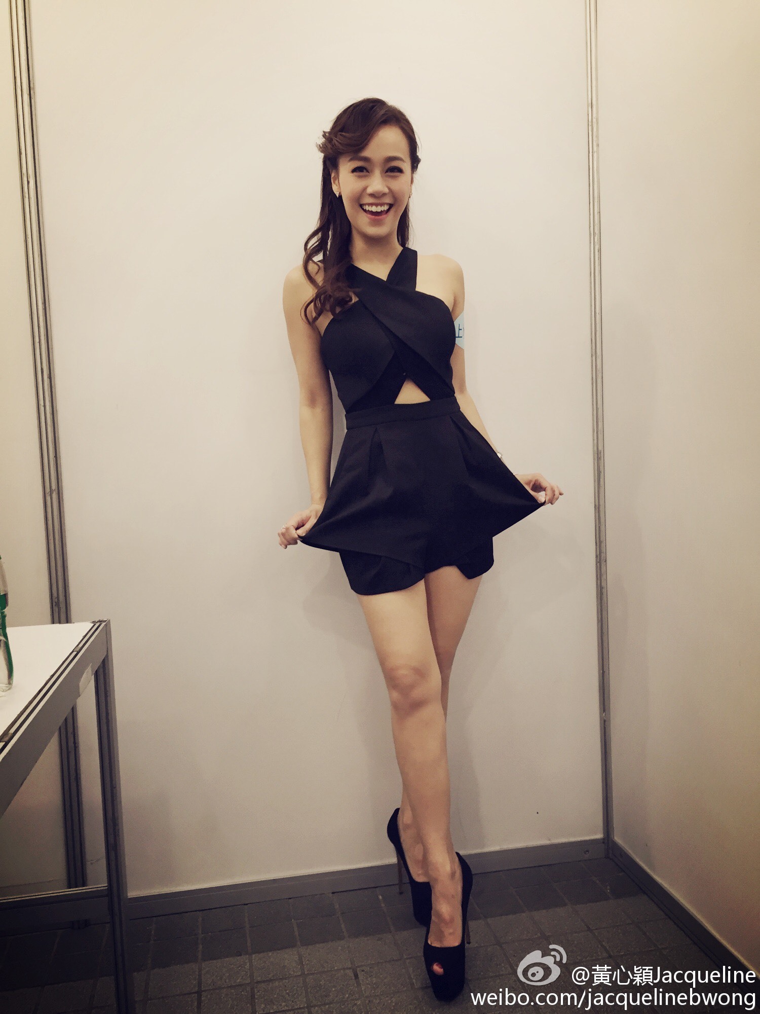港姐黄心颖丝袜美腿素颜自拍照[2]