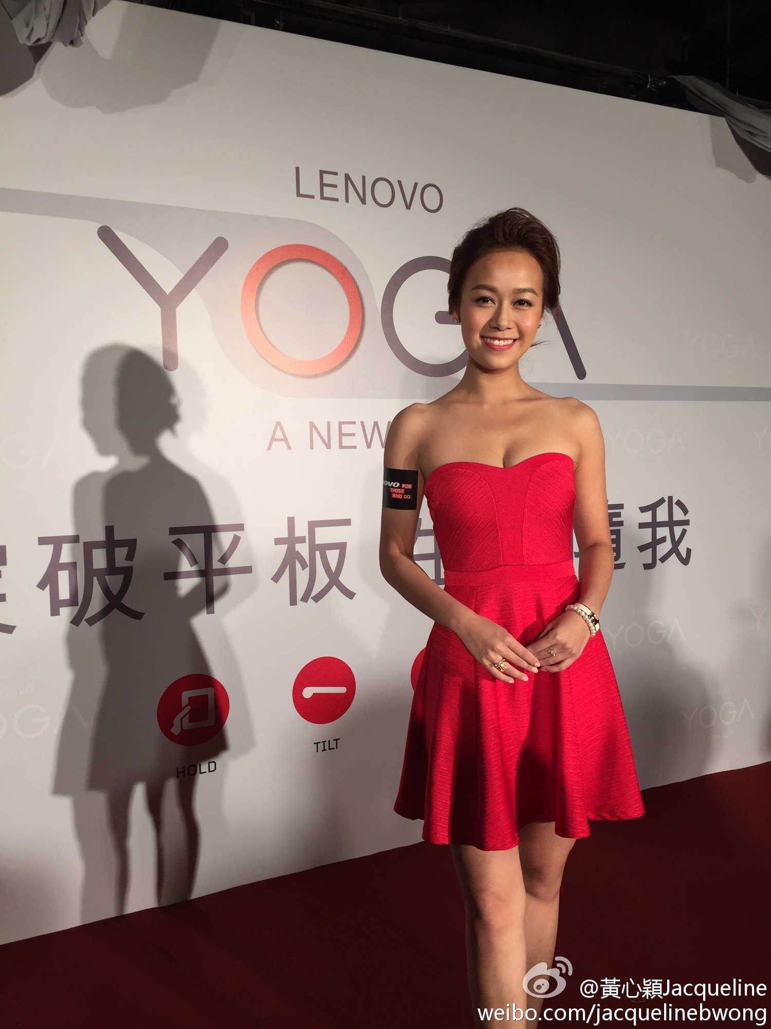 港姐黄心颖性感礼服露大白腿[9]