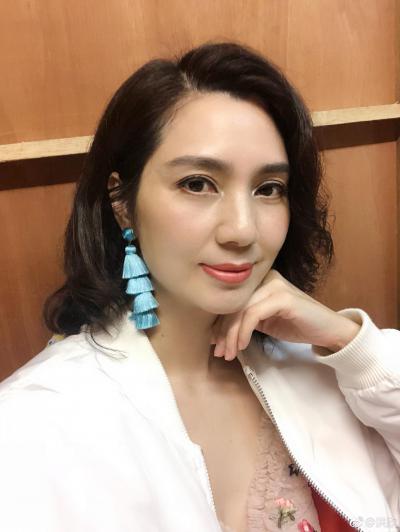 洪欣丝袜美腿日常活动照锦集