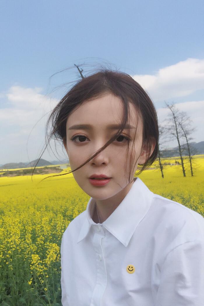 汪小敏美脚厚丝袜下半身,黑皮裤美腿炮架紧身裤图片[7]