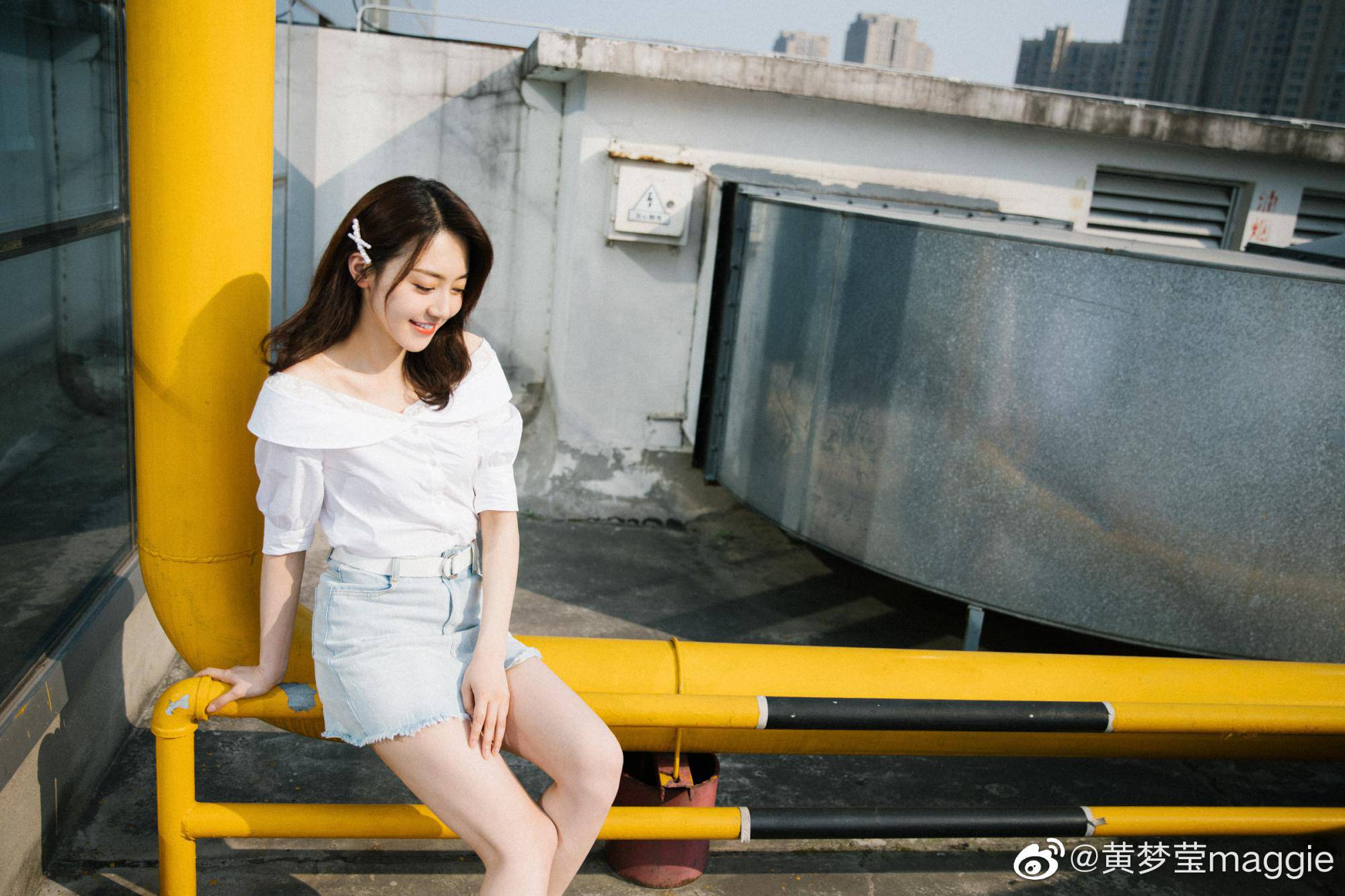 黄梦莹丝袜美腿高跟优雅写真[8]