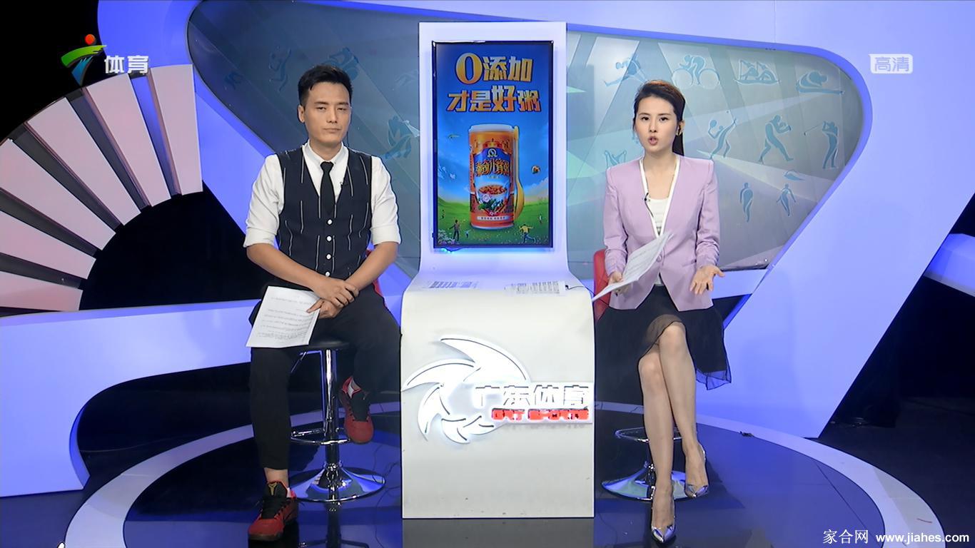 广东体育主持人张可盈紫色制服超短裙丝袜美腿高跟直播主持图片[5]