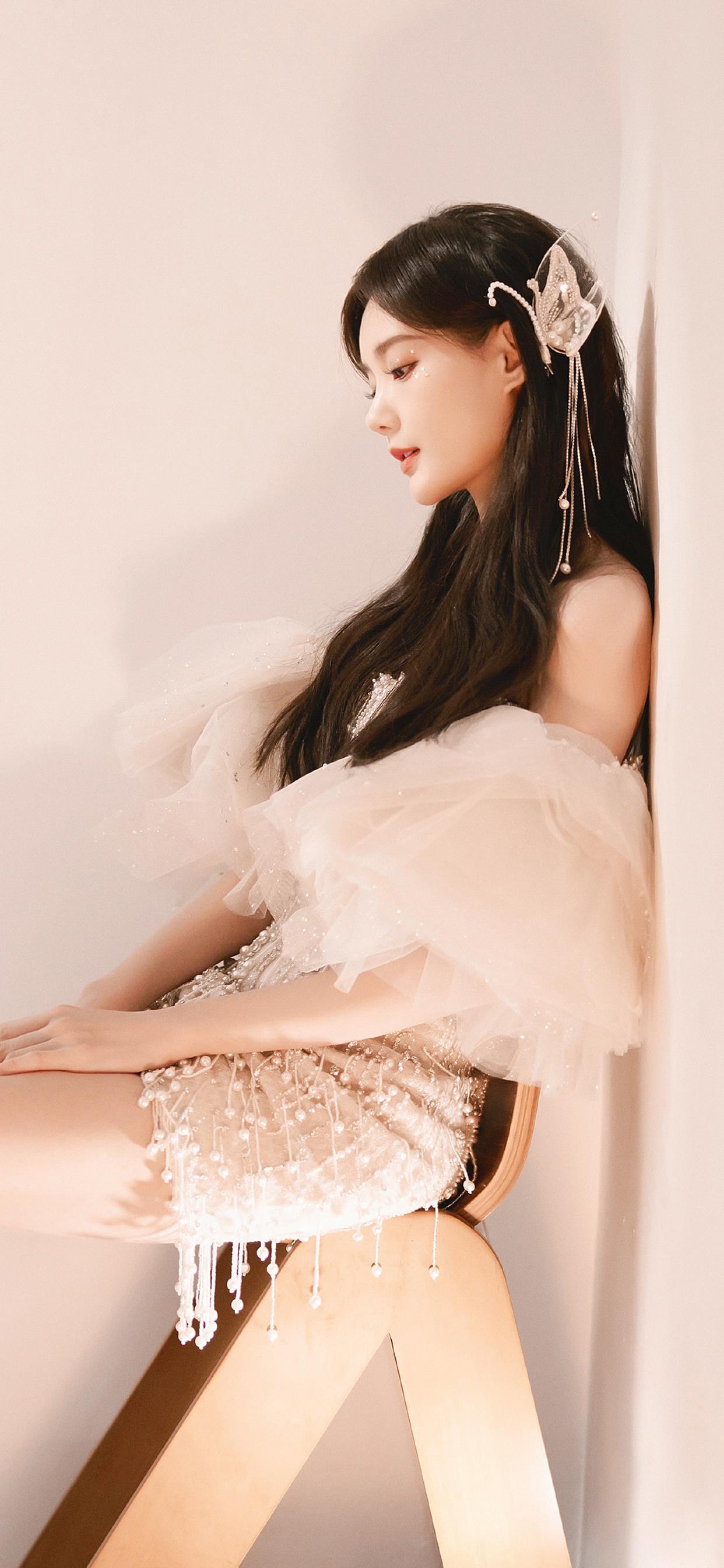李一桐蕾丝美腿性感写真[3]