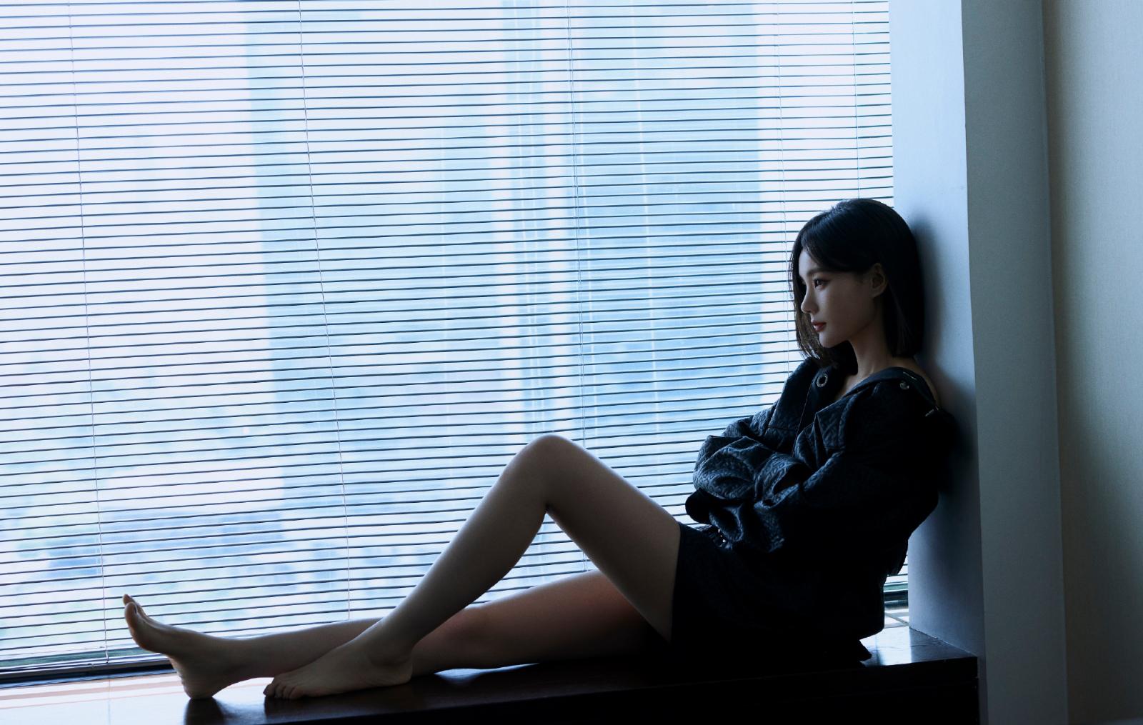 李一桐性感大长腿写真[10]