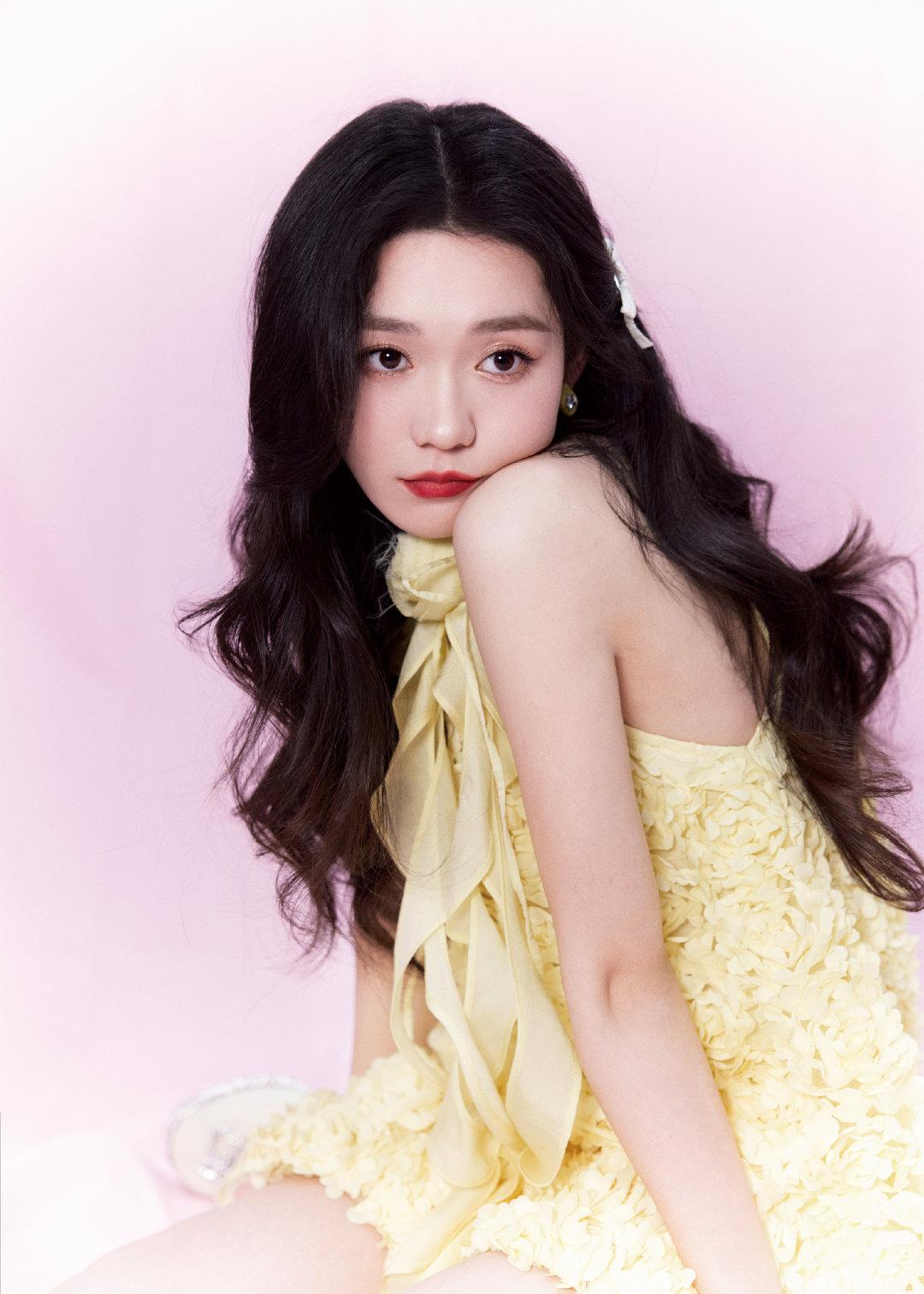 段奥娟透明蕾丝裙性感写真[7]