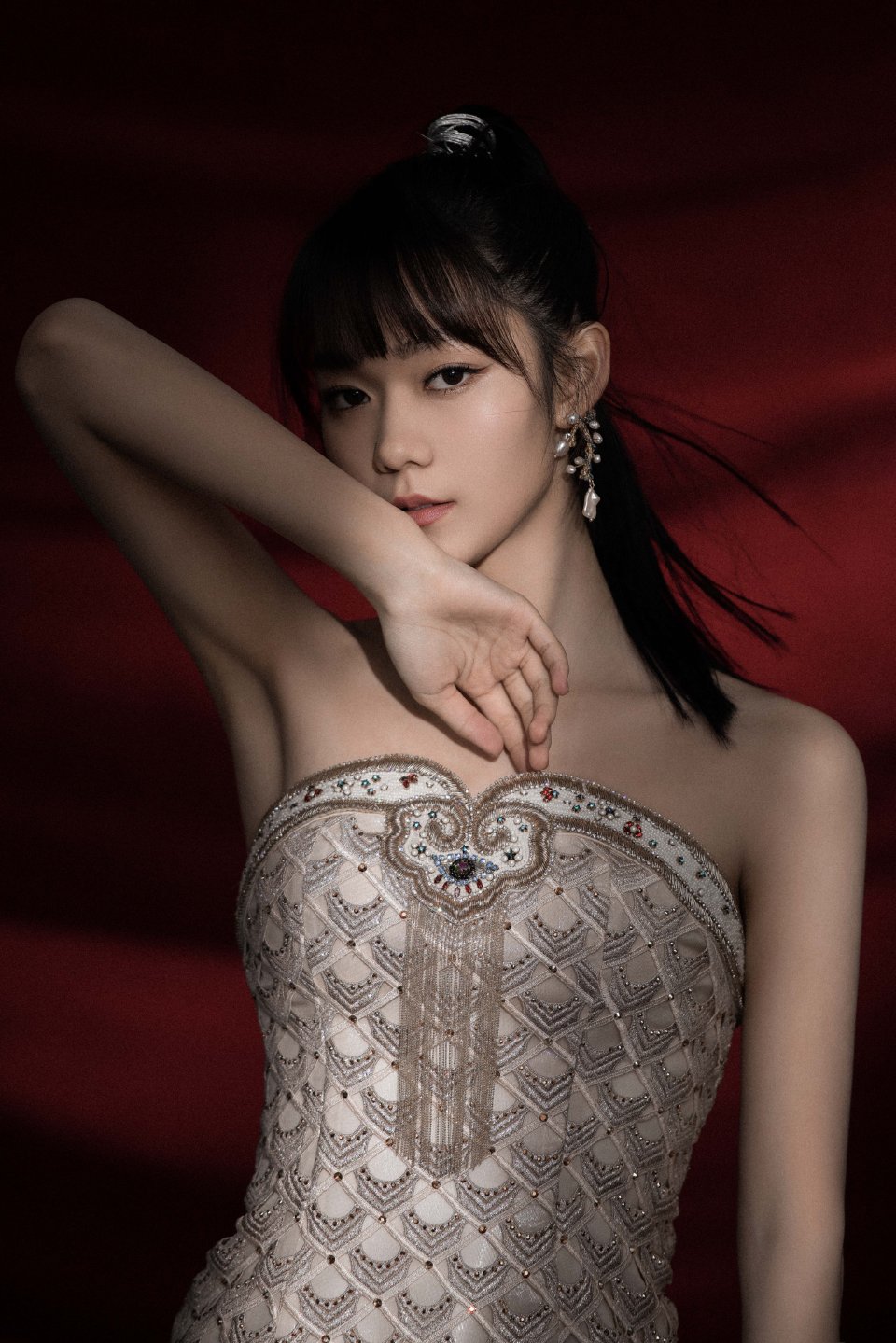 段奥娟长裙狂野性感写真[5]
