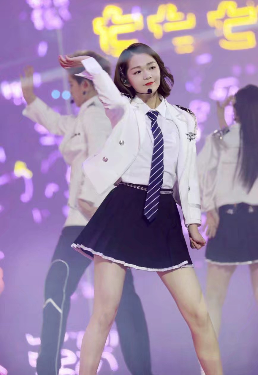 段奥娟少女制服短裙美腿诱惑[3]