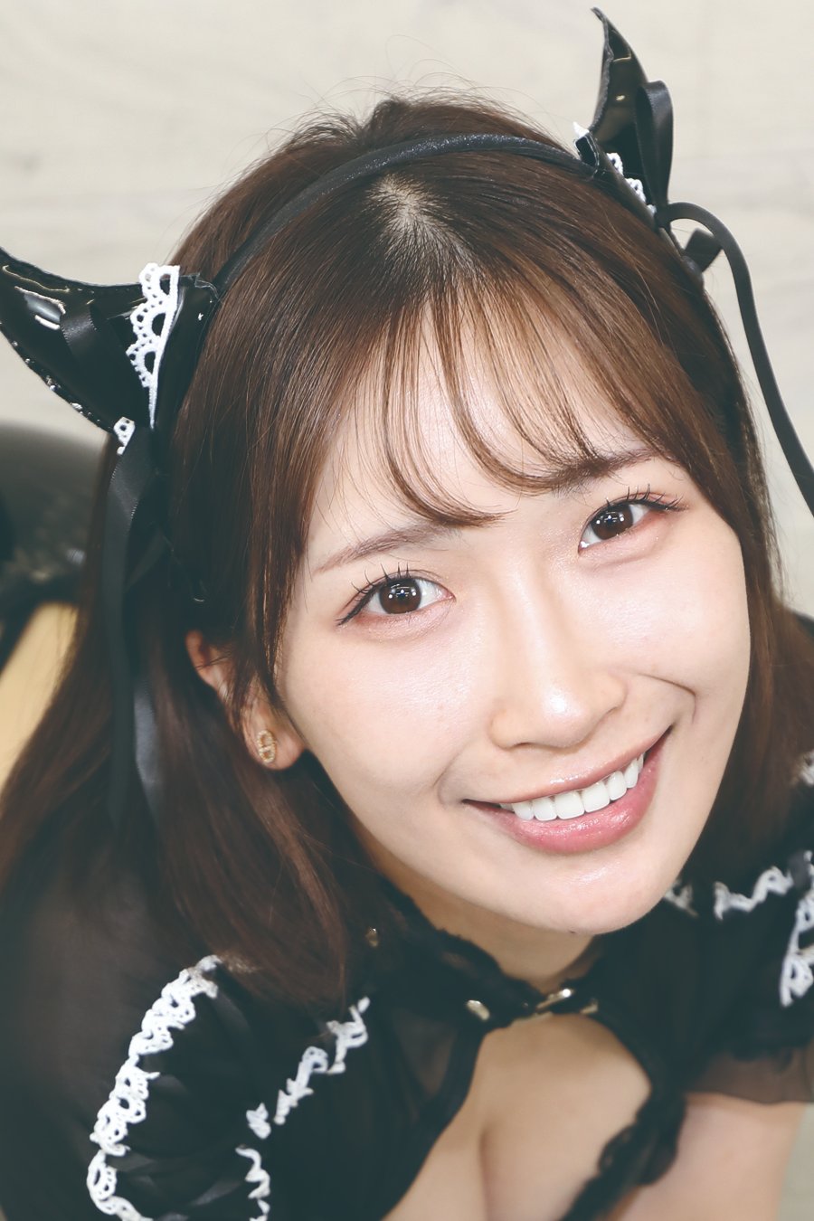 美园和花黑丝袜丰满翘臀女仆cosplay[11]