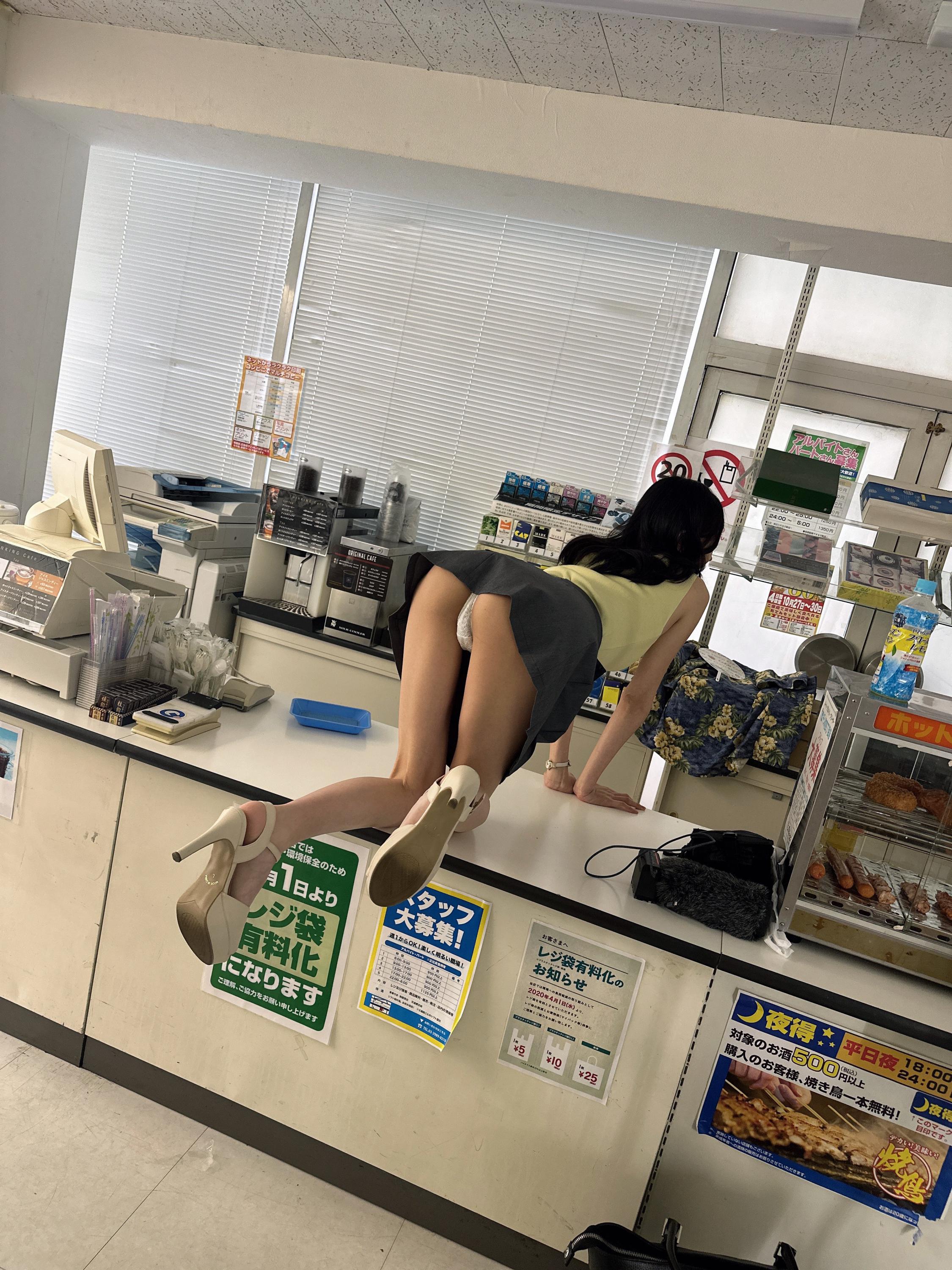 森日向子丝袜美腿制服诱惑[8]