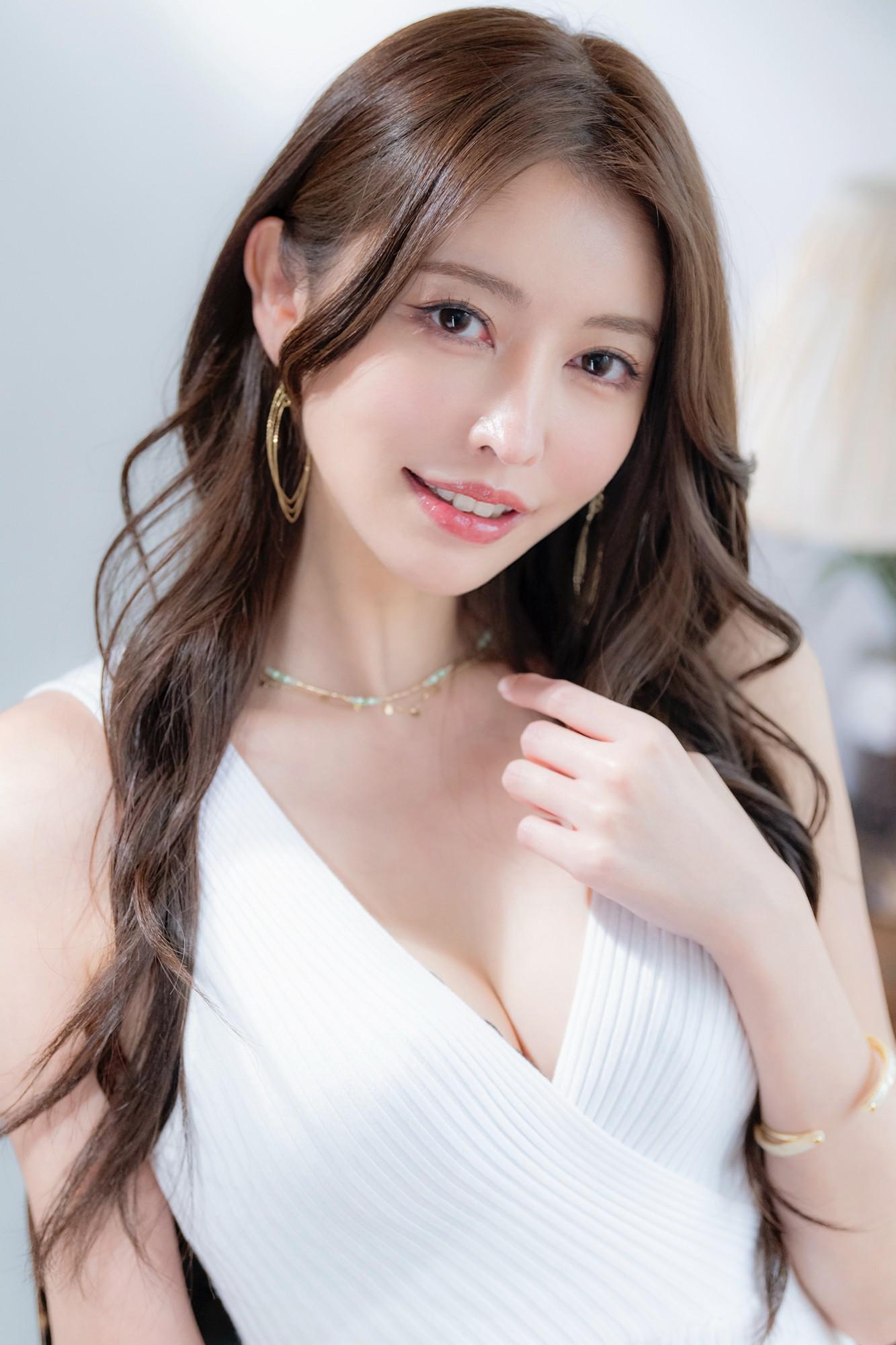 森日向子丰满爆乳太诱惑[4]