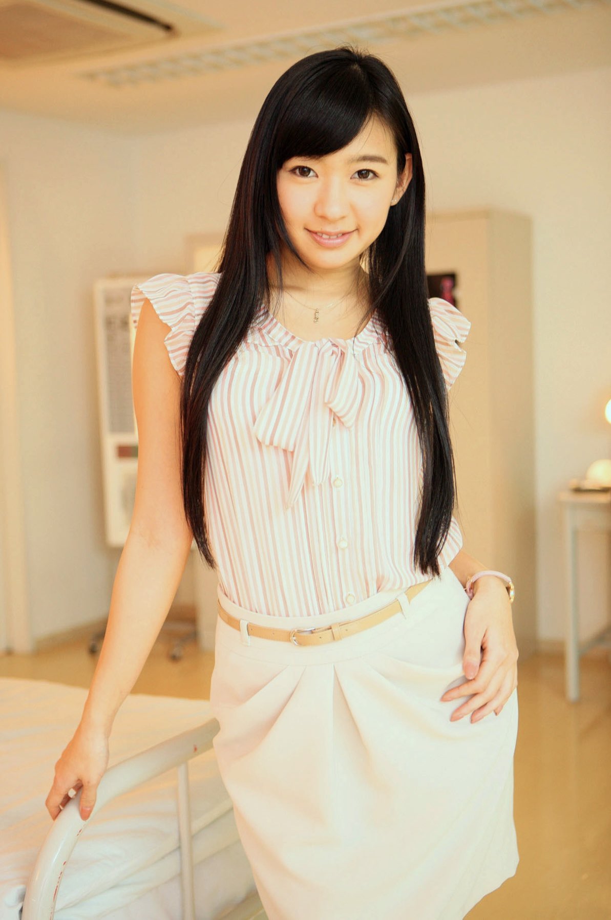 小仓奈奈可爱人妻诱惑[5]