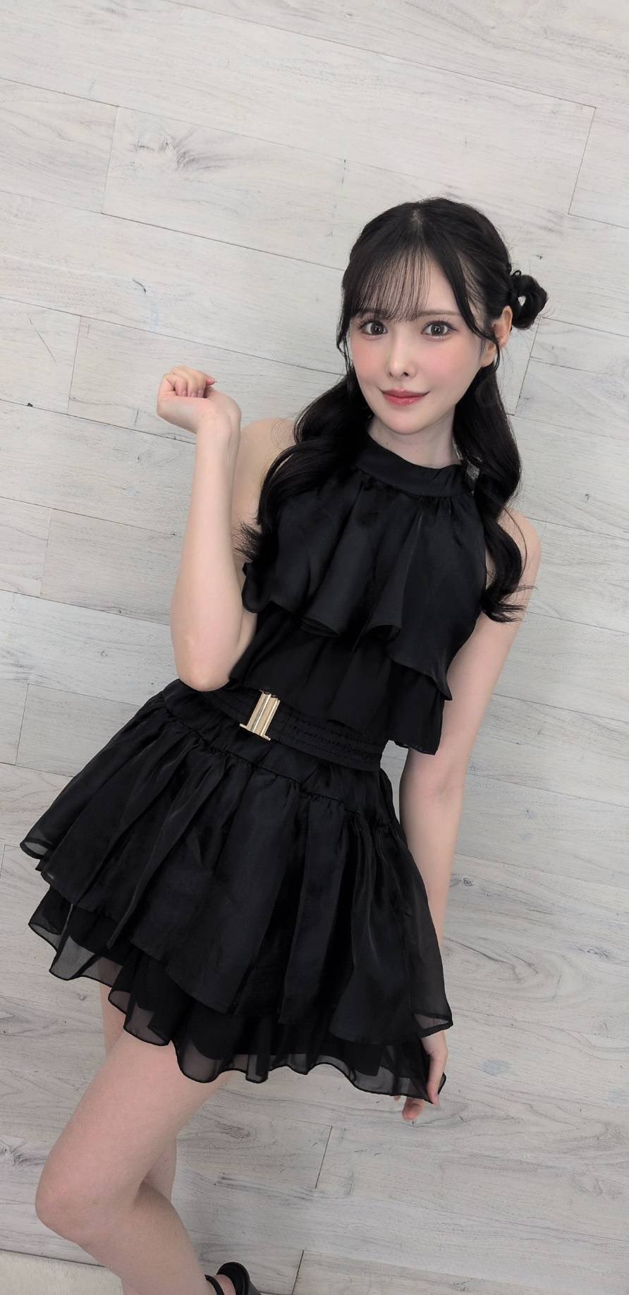 新有菜可爱黑色系拍片现场照[6]